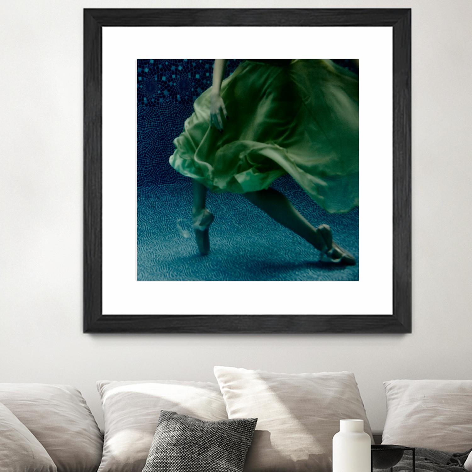 Dame 1 by Peter Morneau on GIANT ART - green photo art