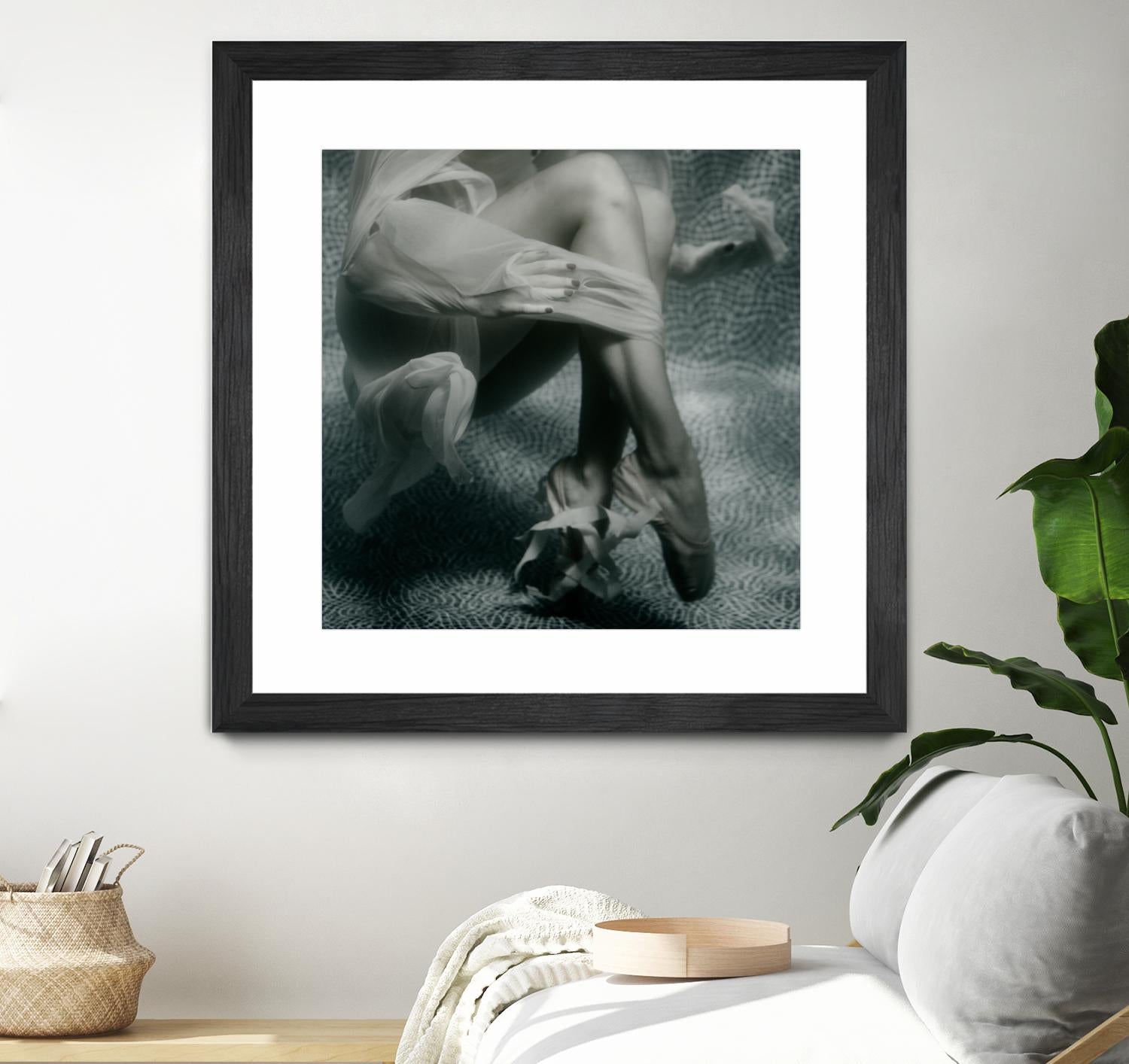 Float 2 by Peter Morneau on GIANT ART - black figurative ballerine