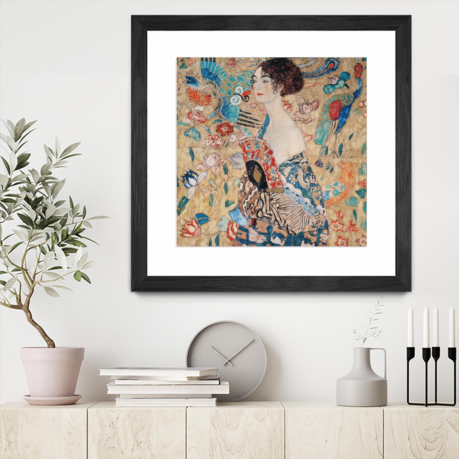 Woman with fan by Gustav Klimt on GIANT ART - gold masters féminité