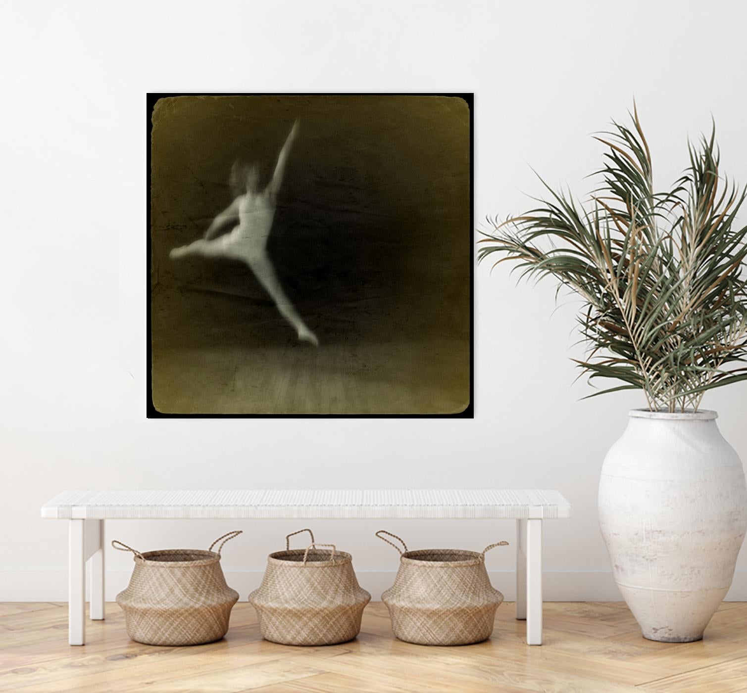 Dancing motion I by Jean-François Dupuis on GIANT ART - beige music - dance ballerine