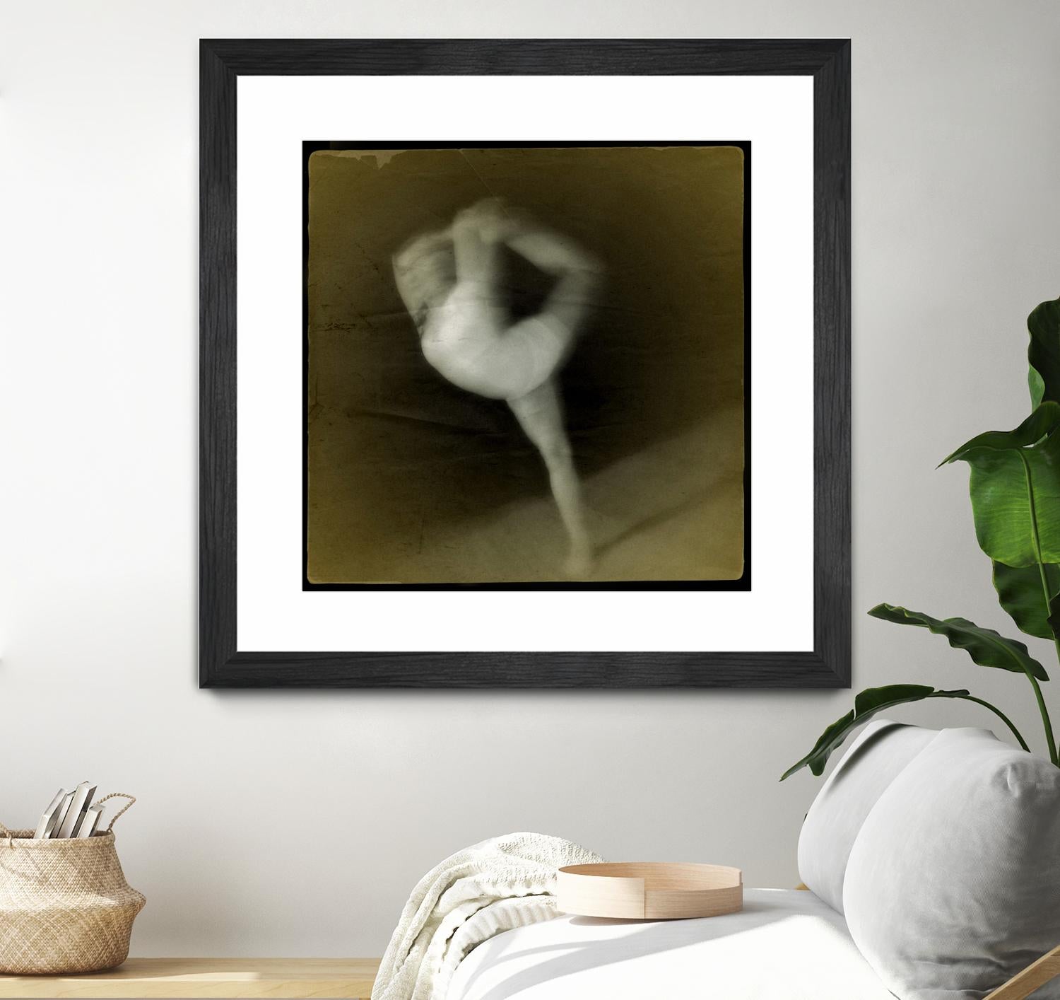 Dancing motion II by Jean-François Dupuis on GIANT ART - beige music - dance ballerine