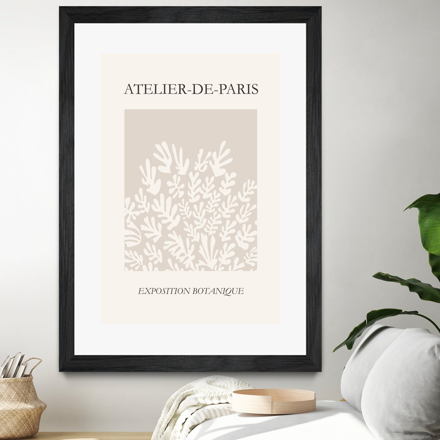 Le pouvoir des fleurs IV by M Studio on GIANT ART - beige