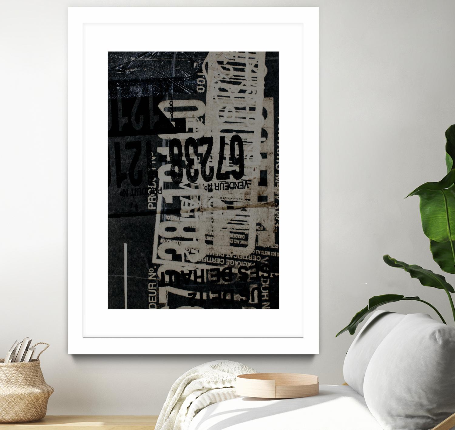 Greek to Me I by Enrico Varrasso on GIANT ART - grey abstract