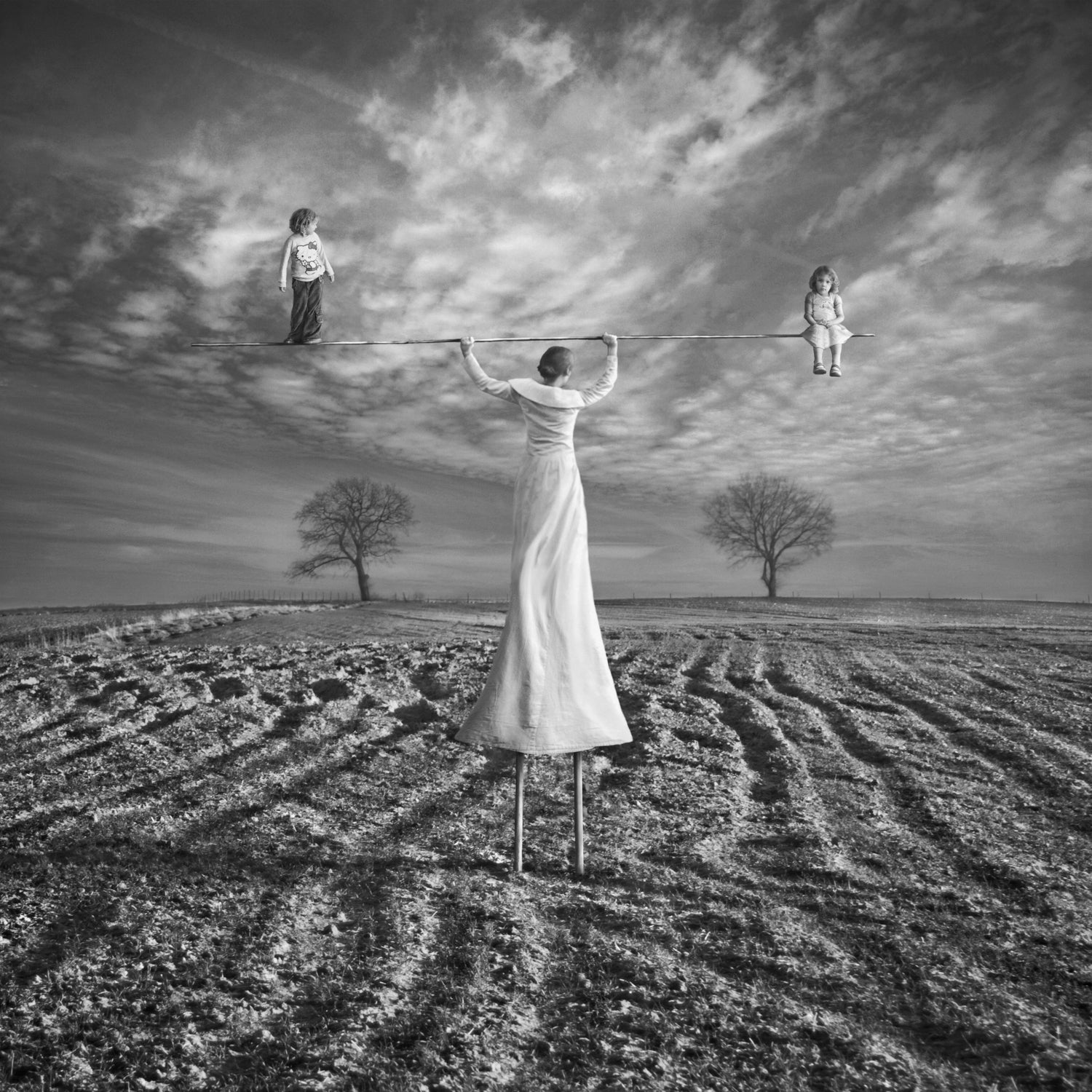 Motherhood 2 by Dariusz Klimczak on GIANT ART - gray photo illustration