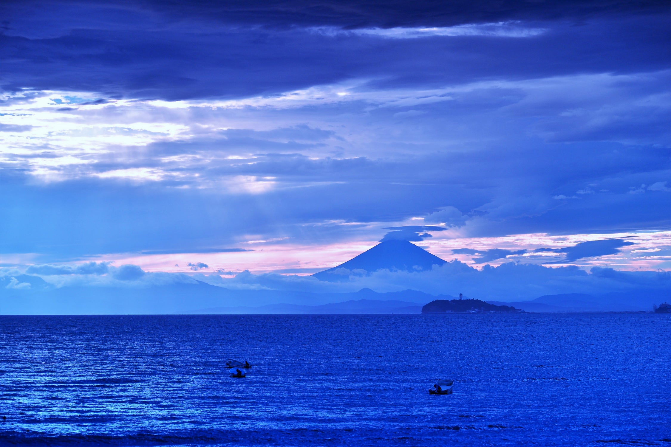 Mystic Series: Mount Fuji-san, Japan by Andreas Bromba on GIANT ART - blue photo illustration