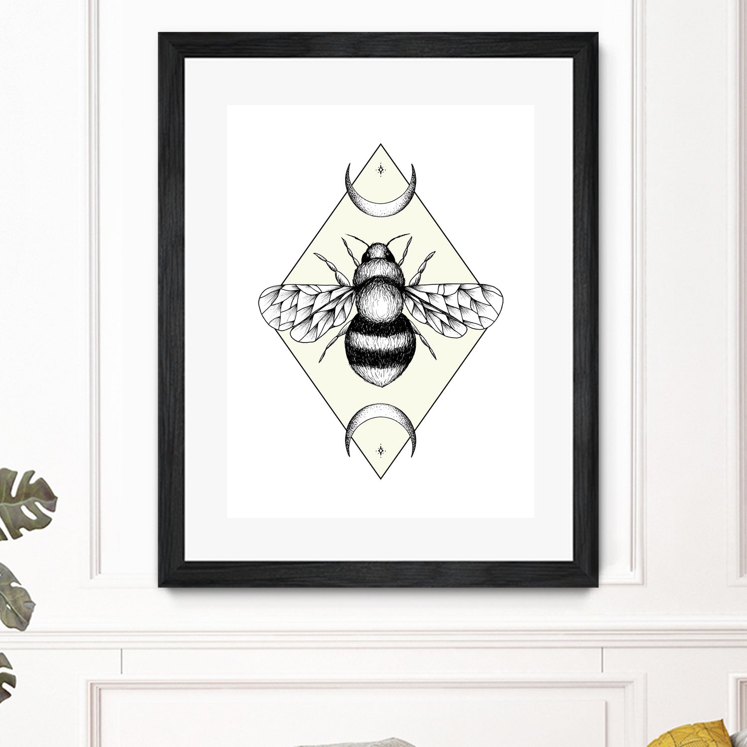 Bee Confident by Barbara Hollaus on GIANT ART - white digital drawing