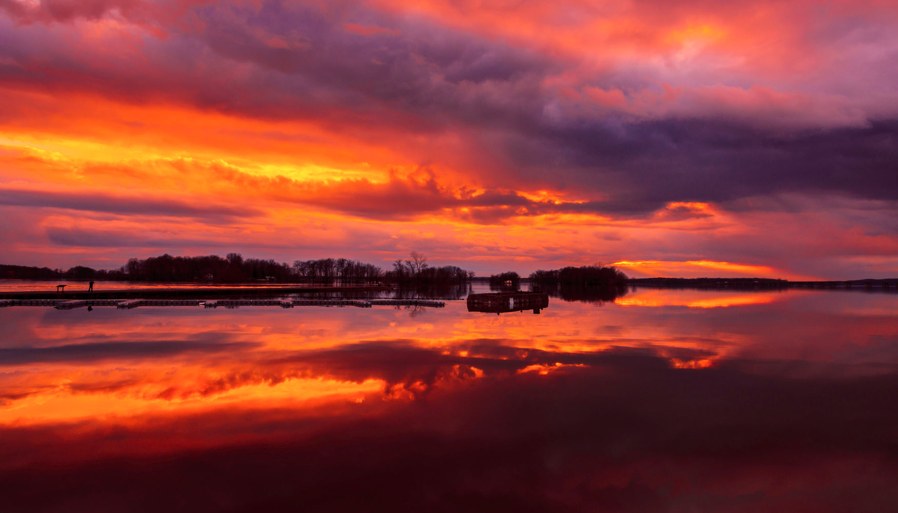 Sainte-Anne-de-Bellevue, Sunset by Lorenzo Bustillo on GIANT ART - gray photo illustration