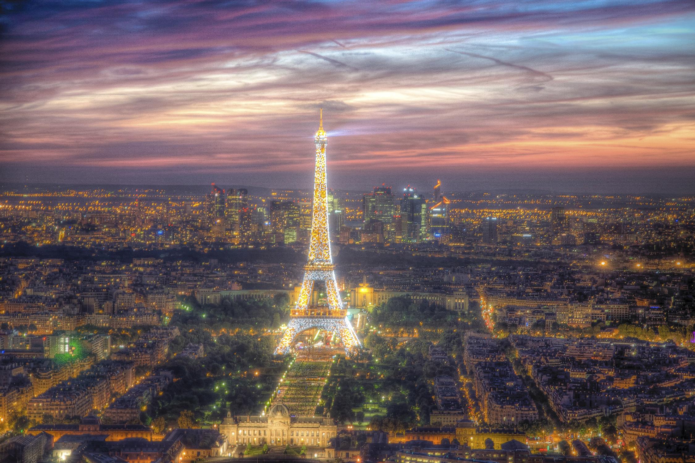 The sparkling lights of the Eiffel Tower by Nick Jackson on GIANT ART - pink city scene