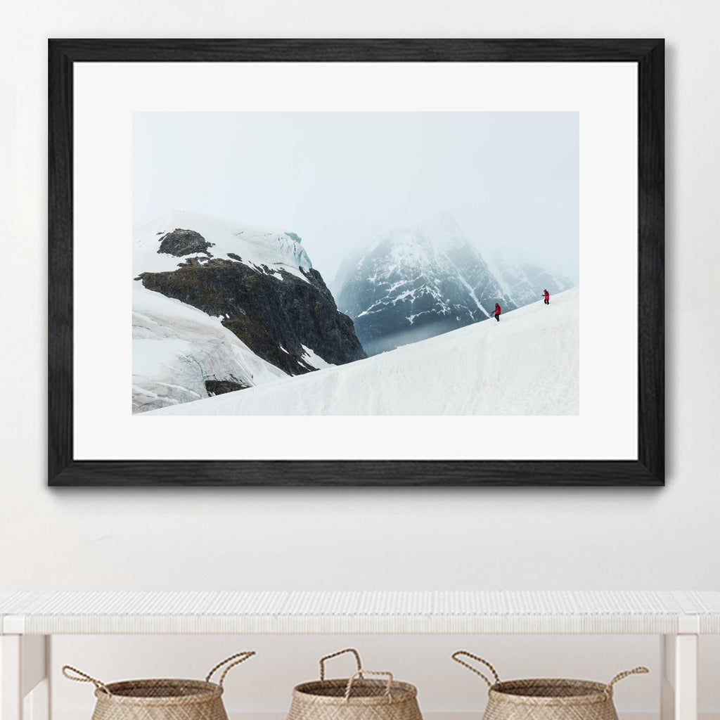 Descending the mountain, Antarctica par Nick Jackson sur GIANT ART - white photo art
