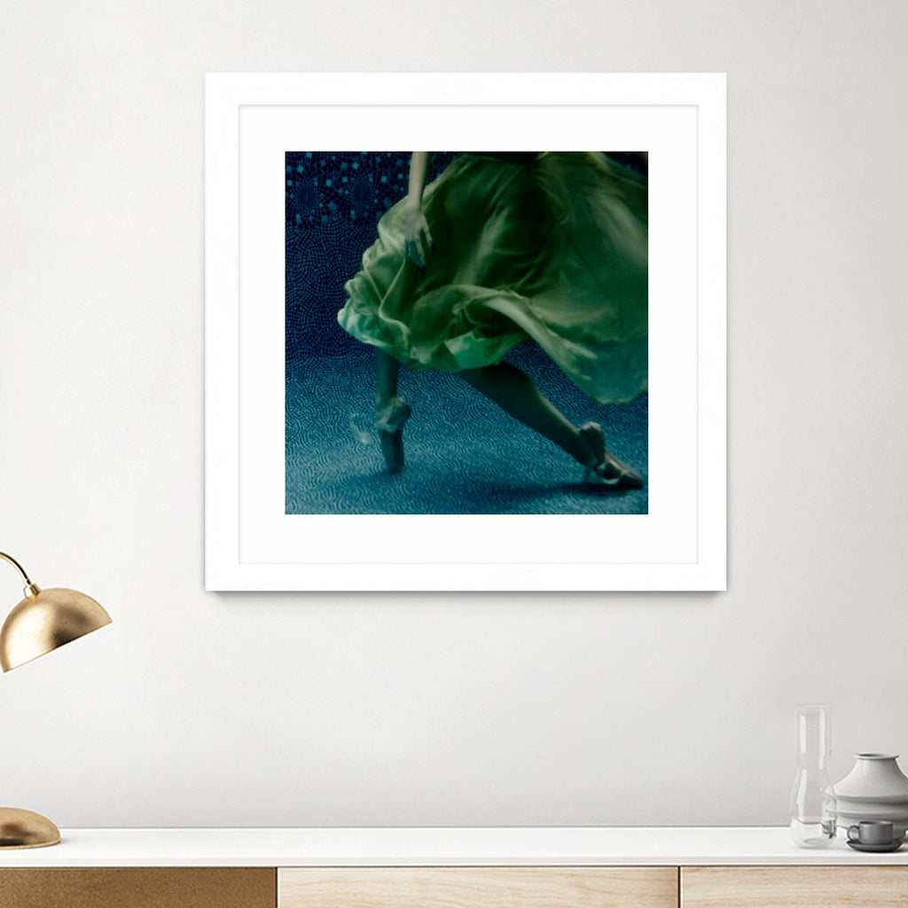 Dame 1 by Peter Morneau on GIANT ART - green photo art