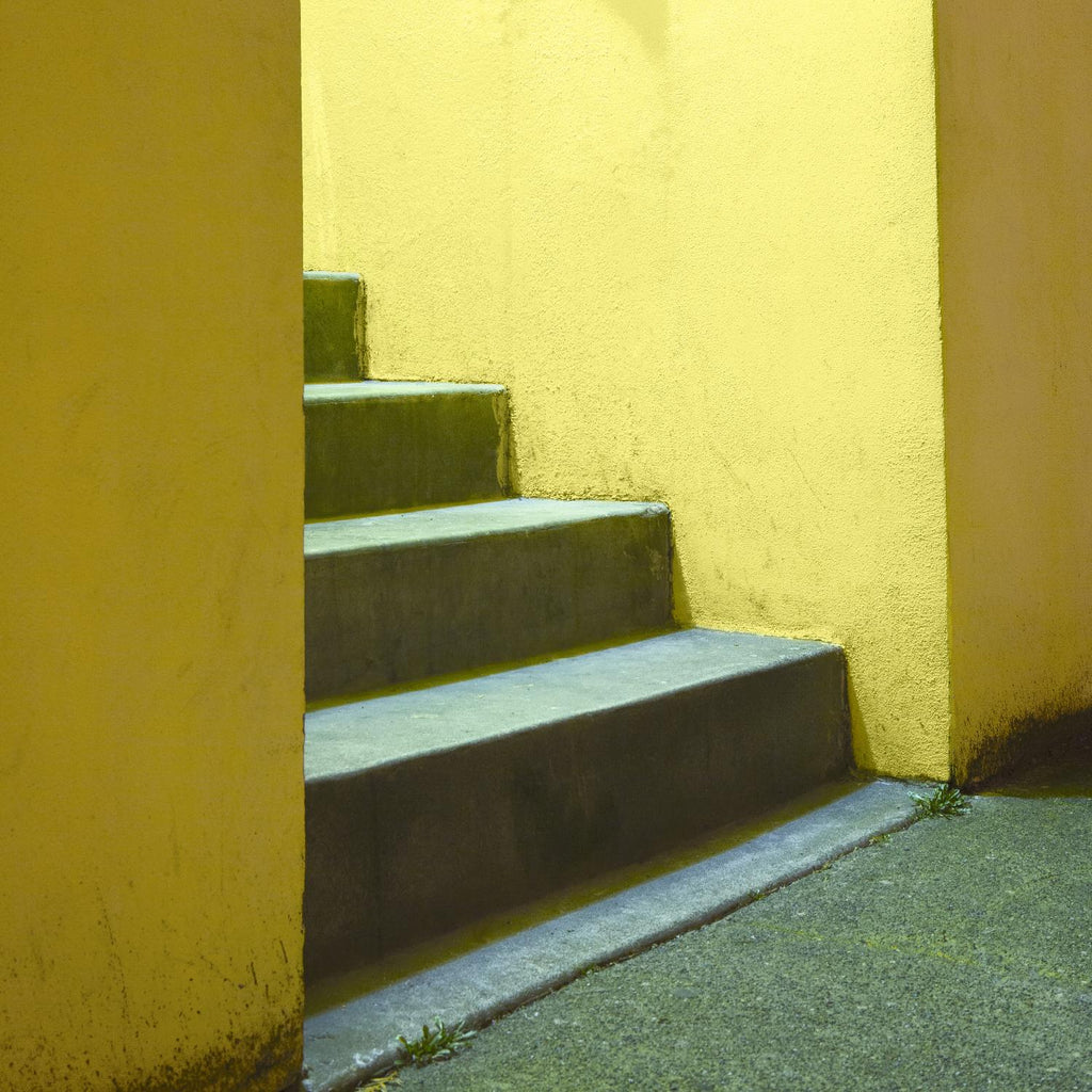 Yellow Stairway-recolor  par Acer Images sur GIANT ART - photo d'art orange