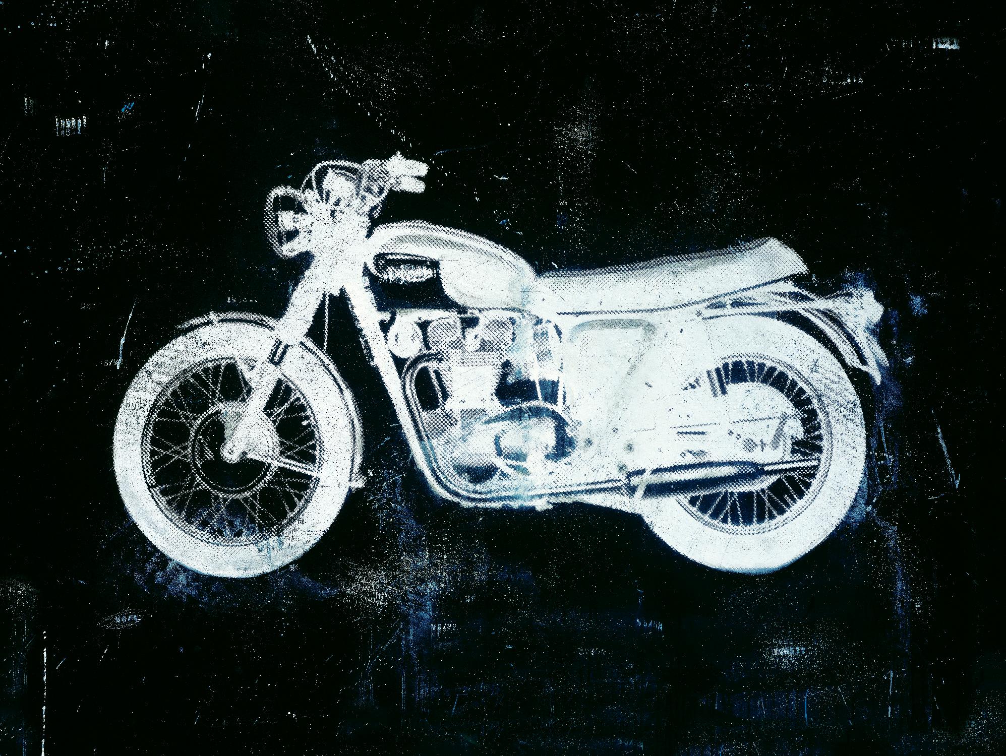 Moto White de JB Hall sur GIANT ART - loisirs noirs