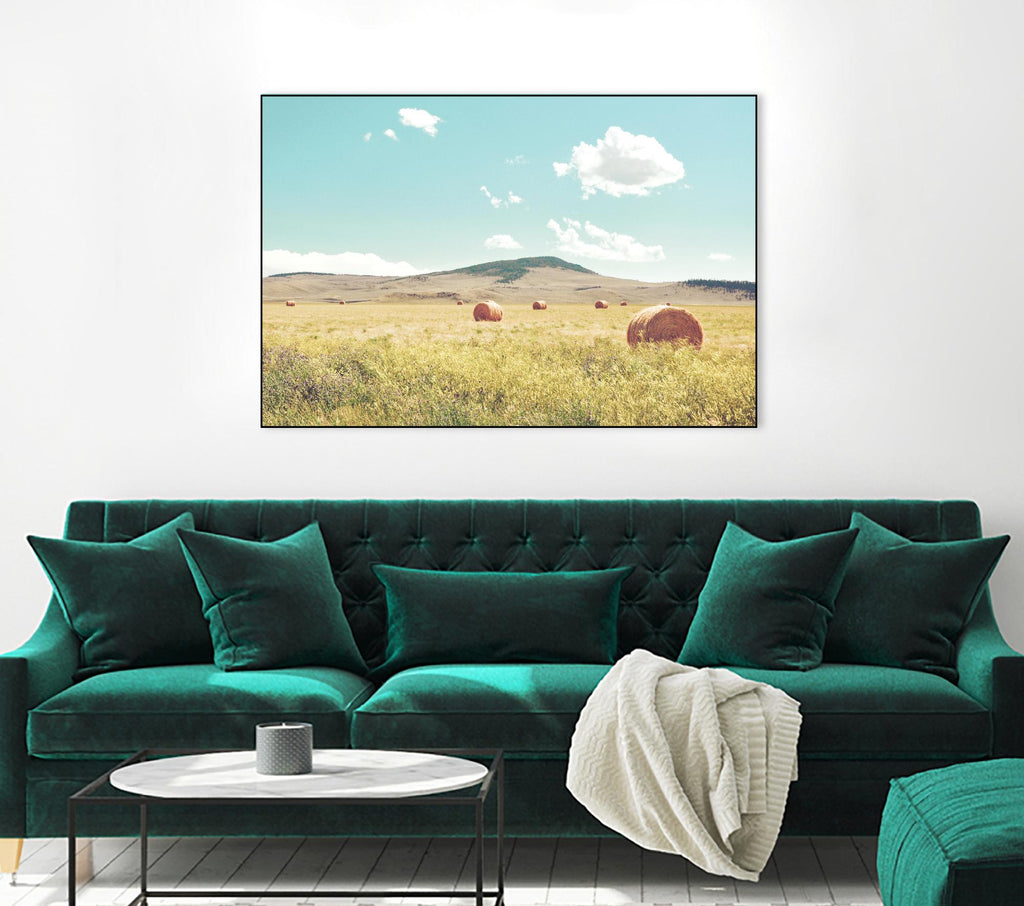 A Day in the Fields par Annie Bailey Art sur GIANT ART - paysages bleus, verts, photographie, nuages, fermes, collines
