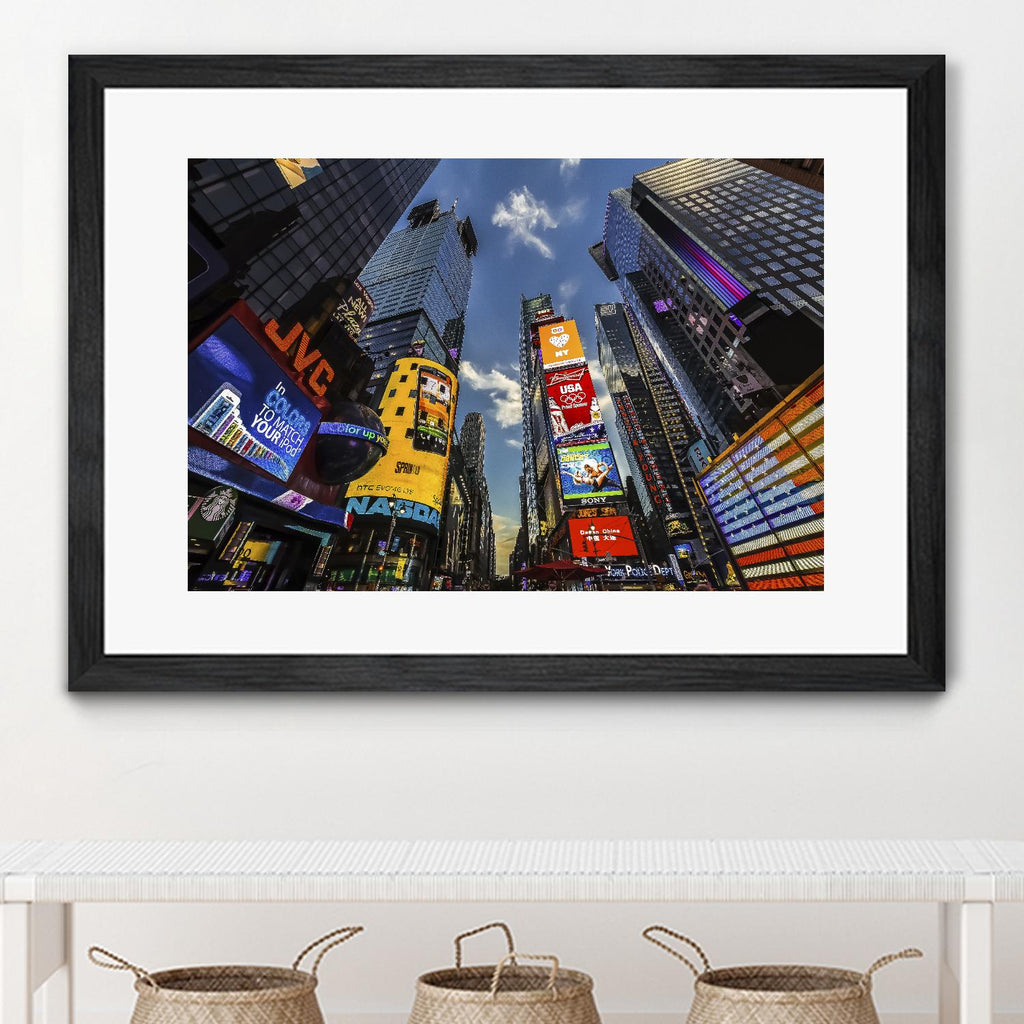 Tours de Times Square par Guilliame Gaudet sur GIANT ART - scène de ville noire