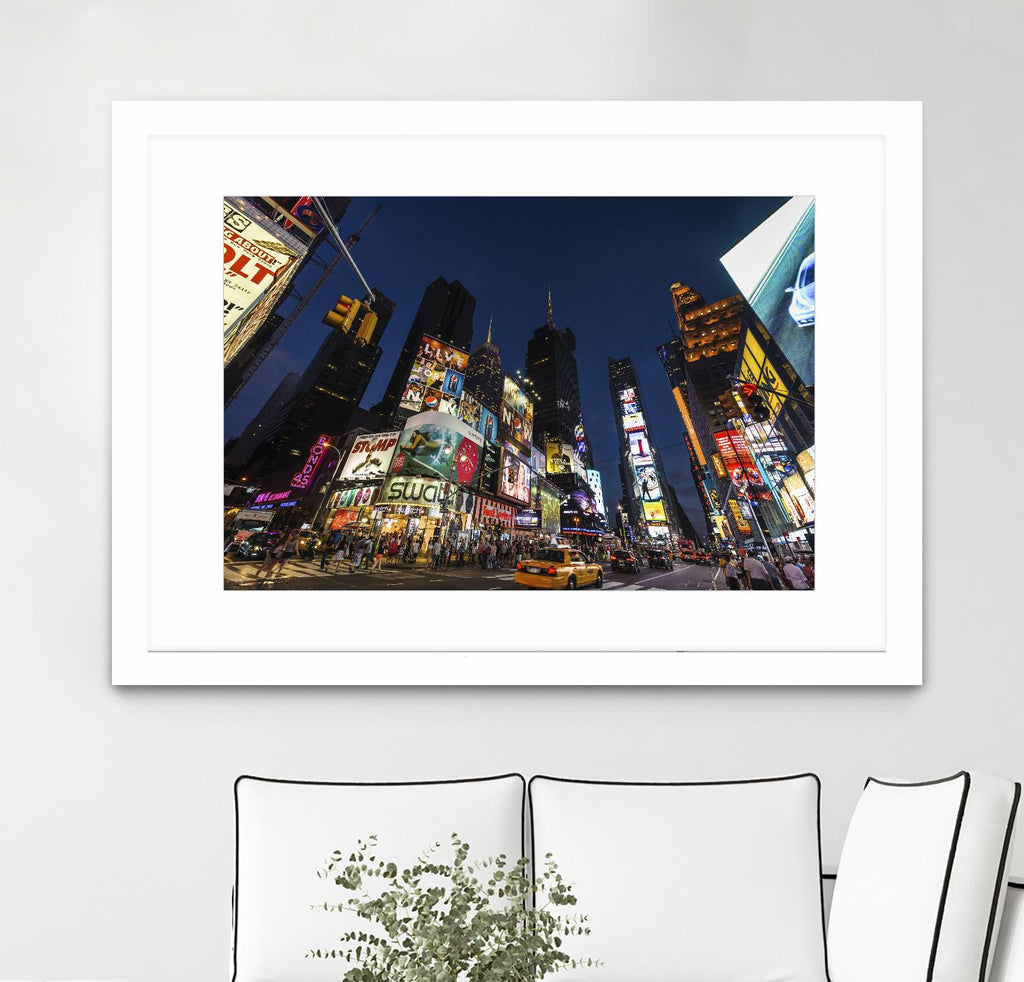 Panneaux d'affichage de Times Square par Guilliame Gaudet sur GIANT ART - scène de ville noire
