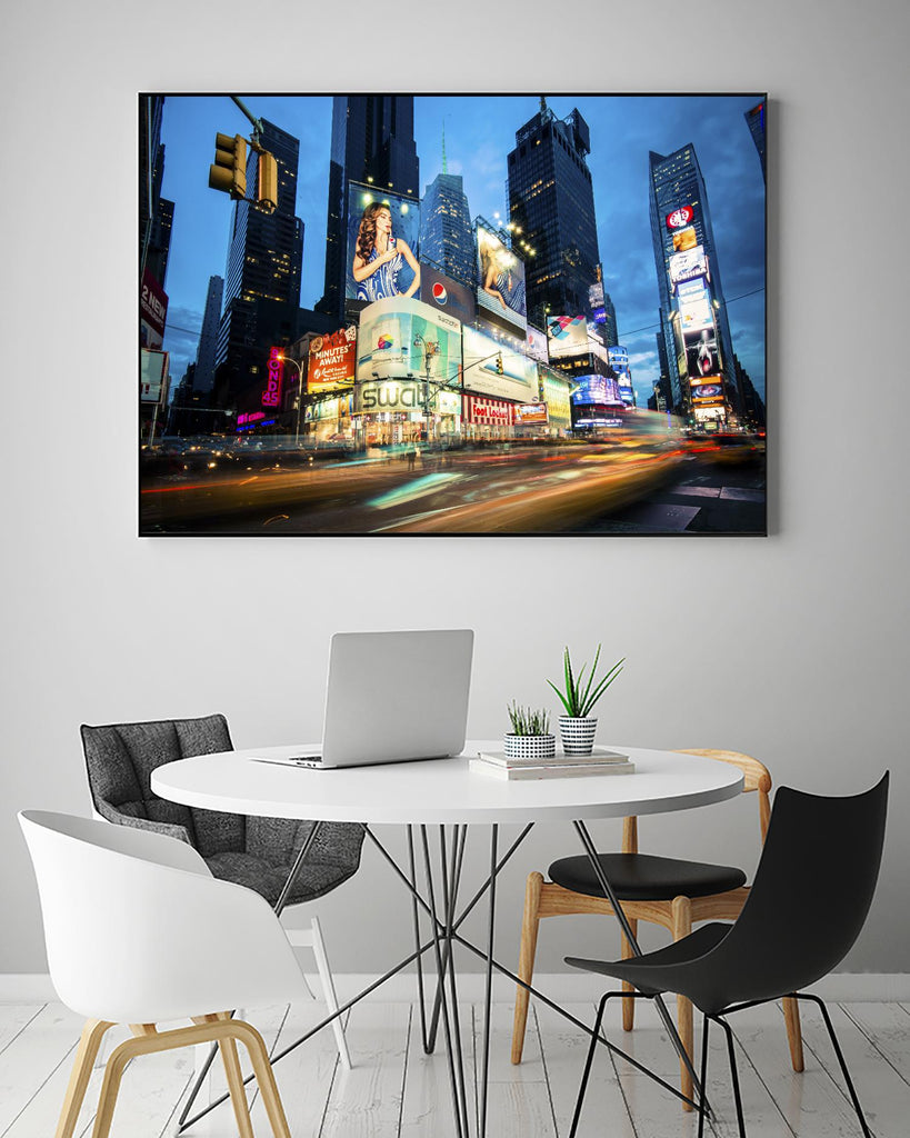 Times Square Rays of Light III par Guilliame Gaudet sur GIANT ART - scène de ville noire