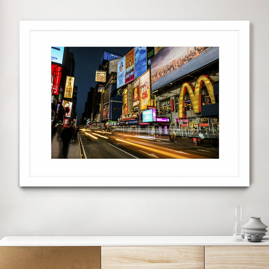 Times Square Rays of Light IV par Guilliame Gaudet sur GIANT ART - scène de ville jaune