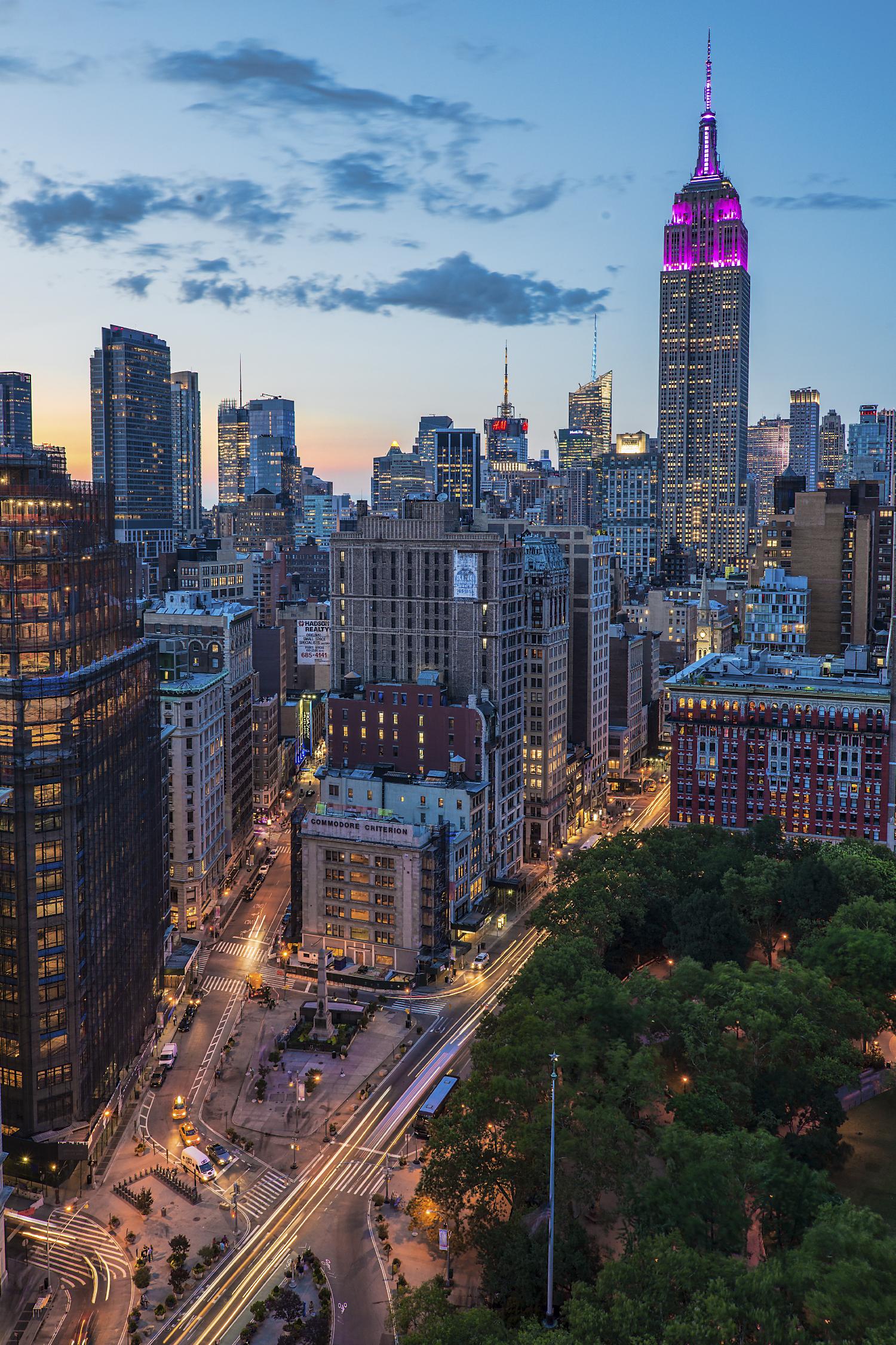 Manhattan Skyline at Twilight by Franklin J. Kearney on GIANT ART - yellow city scene