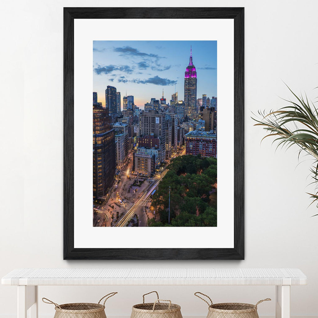 Manhattan Skyline at Twilight  par Franklin J. Kearney sur GIANT ART - scène de ville jaune