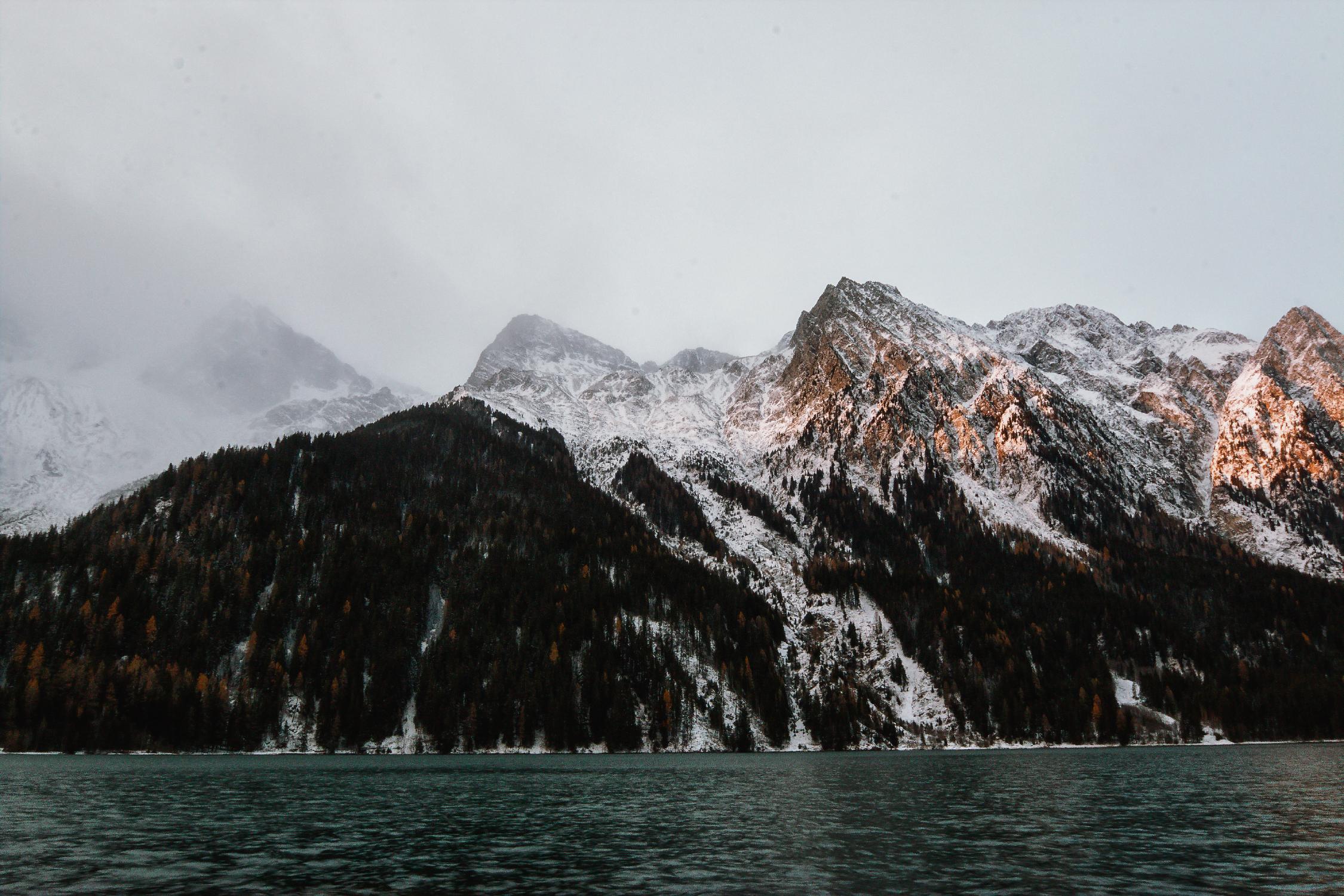 Last ray of sunshine par Pexels sur GIANT ART - paysage noir