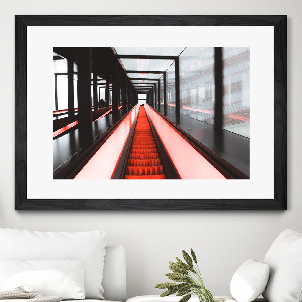 Red escalator rouge par Pexels sur GIANT ART - black photo art